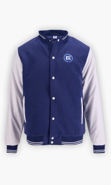 KSC College Jacke, 100 % Polyester, Klassischer College-Look in Navyblau mit Ärmeln in Weiß, Gestickter KSC-Schriftzug in auf der Rückseite, Gerippte Bündchen an Kragen, Ärmeln und Saum, Druckknopfleiste auf der Vorderseite, zwei Seitentaschen