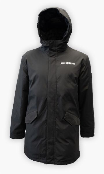 KSC Parka, Schwarz, 100% Polyester, Wasserabweisendes Außenmaterial, mit Kapuze, Praktische Fronttaschen mit Pattenverschluss, Dezenter „Karlsruher SC“-Schriftzug auf der Brust, mit Innenfutter