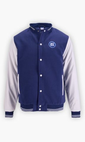 KSC College Jacke, 100 % Polyester, Klassischer College-Look in Navyblau mit Ärmeln in Weiß, Gestickter KSC-Schriftzug in auf der Rückseite, Gerippte Bündchen an Kragen, Ärmeln und Saum, Druckknopfleiste auf der Vorderseite, zwei Seitentaschen
