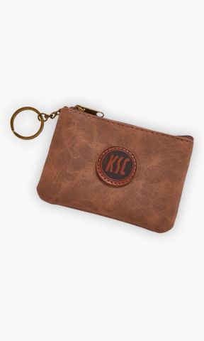 KSC Münztasche, Braun, 100 % PU Leder, 100 % Eisen, Reisverschluss, Schlüsselring, Emblem mit geprägten KSC-Logo, rustikale Platina