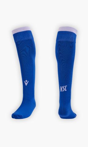 KSC Stutzen Pokal, Blau-Weiß, 80% Nylon, 15% Baumwolle, 5% Elasthan, atmungsaktives Material, KSC-Schriftzug, Verstärkung an Ferse und Zehen