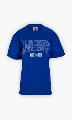 KSC T-Shirt Kids, Royalblau, 100 % Baumwolle, Großer „KARLSRUHE“-Schriftzug in Weiß auf der Vorderseite, KSC-Logo mit „1894“-Details, Rundhalsausschnitt