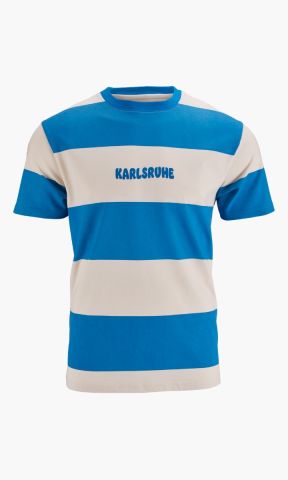 KSC T-Shirt, Blau-Weiß, 100% Bio-Baumwolle, Wavy-Kollektion, „KARLSRUHE“-Schriftzug in Wavy‑Typografie auf der Front, Streifendesign in Blau und Weiß, Rundhalsausschnitt