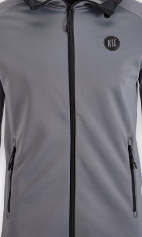 KSC Fleecejacke, Grau-Schwarz, 95 % Polyester, 5 % Elasthan, Kapuze, Reisverschluss an der Vorderseite, Seitentaschen mit Reisverschluss, KSC-Logo