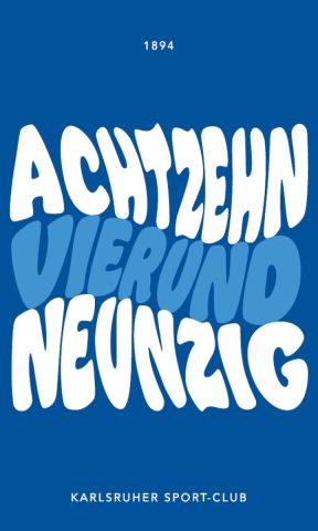KSC Poster, Blau-Weiß, 100% Papier, Poster 1894 aus der Wavy-Kollektion, Großer Schriftzug „ACHTZEHN VIERUNDNEUNZIG“ im Wavy‑Design, Dezentes Gründungsjahr „1894“ im oberen Bereich, „Karlsruher Sport‑Club“ Schriftzug am unteren Rand