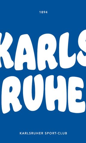 KSC Poster, Blau, 100% Papier, Großformatiger Schriftzug „KARLSRUHE“ im Wavy‑Design, Blauer Hintergrund mit weißer Typografie, Dezentes Gründungsjahr „1894“ im oberen Bereich, „Karlsruher Sport‑Club“ Schriftzug am unteren Rand