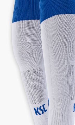 KSC Stutzen Auswärts 25-26, Weiß, 80% Nylon, 15% Baumwolle, 5% Elasthan, atmungsaktives Material, KSC-Schriftzug, Verstärkung an Ferse und Zehen