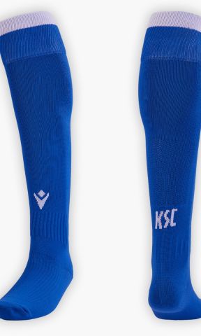 KSC Stutzen Pokal, Blau-Weiß, 80% Nylon, 15% Baumwolle, 5% Elasthan, atmungsaktives Material, KSC-Schriftzug, Verstärkung an Ferse und Zehen