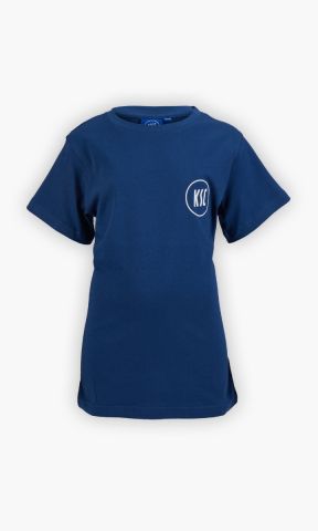 KSC T-Shirt, Navyblau, 100 % Baumwolle, KSC-Logo auf der Vorderseite, Karlsruher Sport-Club Schriftzug auf der Rückseite, Das ‚O‘ im Schriftzug ist als KSC-Logo gestaltet, Rundhalsausschnitt