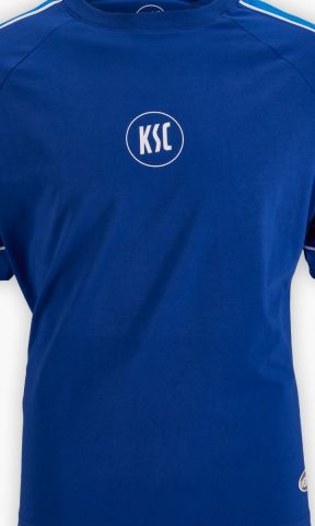 KSC T-Shirt, Blau, 95 % Baumwolle aus Biologischer Herkunft, 5 % Elasthan, zurück in die 2000er, heller Blauton an Ärmeln, KSC-Logo mittig auf der Brust, Retro-Look