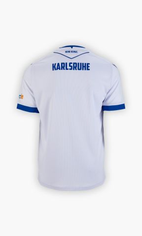 KSC Trikot Auswärts 25-26 Kids, Weiß, 100% Polyester, Stadtplan von Karlsruhe, blaue Akzente an Kragen und Ärmel, KSC-Logo, Fidelitas-Wappen, Zeilen aus dem Lied Für immer KSC, Rückennummer im Retro-Stil