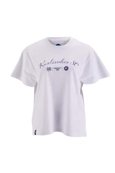 KSC T-Shirt, Weiß, 100% Baumwolle, Ladies, Weißes T‑Shirt mit elegantem Schreibschrift‑Print, „Karlsruher SC“ in geschwungenem Lettering, Zusätzliche alle Logos unserer Geschichte, Weiche, angenehm zu tragende Baumwollqualität