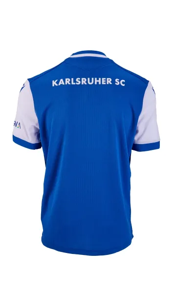 KSC Trikot Pokal Kids 25-26, Blau-Weiß, 100% Polyester, Pokaltrikot, Trikot vom DFB-Pokal 1955 und 1956 nachempfunden, mit weiß abgesetzter Rundhalsausschnitt, Ärmel in Weiß, KSC-Logo in Weiß, Meisterstern