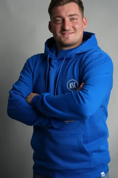 KSC Hoodie Basic Blau 100% Baumwolle gesticktes KSC-Logo 1894-Schriftzug am Bund Kapuze mit Kordelzug Kängurutasche