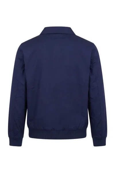 KSC Jacke, Oberstoff: 100 % Baumwolle, Futter, 100 % Polyester, Klassischer Harrington-Stil mit modernem Schnitt, „Karlsruher SC“-Schriftzug auf der Brust, Durchgehender Reißverschluss mit Stehkragen, weiches Innenfutter, Elastische Bündchen an Ärmeln