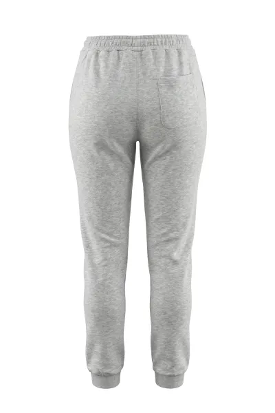 KSC Jogginghose Ladies, Grau, 80 % Baumwolle, 20 % Polyester, 320g m2, Elastischer Bund mit Kordelzug, Rippbündchen an den Beinabschlüssen, Seitentaschen + Gesäßtasche, Auffälliger KRL SRH-Druck in Blau