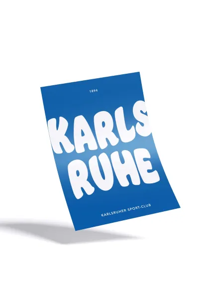 KSC Poster, Blau, 100% Papier, Großformatiger Schriftzug „KARLSRUHE“ im Wavy‑Design, Blauer Hintergrund mit weißer Typografie, Dezentes Gründungsjahr „1894“ im oberen Bereich, „Karlsruher Sport‑Club“ Schriftzug am unteren Rand