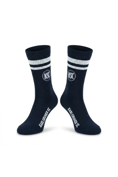 KSC Socken, Navyblau-Weiß, 80 % Baumwolle, 17 % Polyamid, 3 % Elasthan, Rippbündchen, Weiße Streifen, KSC-Logo, Kalrsruher SC Schriftzug unter der Ferse