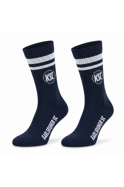 KSC Socken, Navyblau-Weiß, 80 % Baumwolle, 17 % Polyamid, 3 % Elasthan, Rippbündchen, Weiße Streifen, KSC-Logo, Kalrsruher SC Schriftzug unter der Ferse